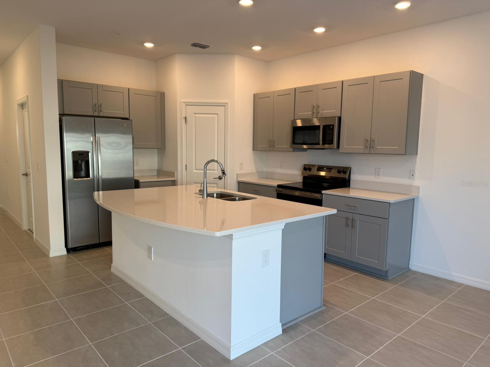 5040 Spangle Drive, FL