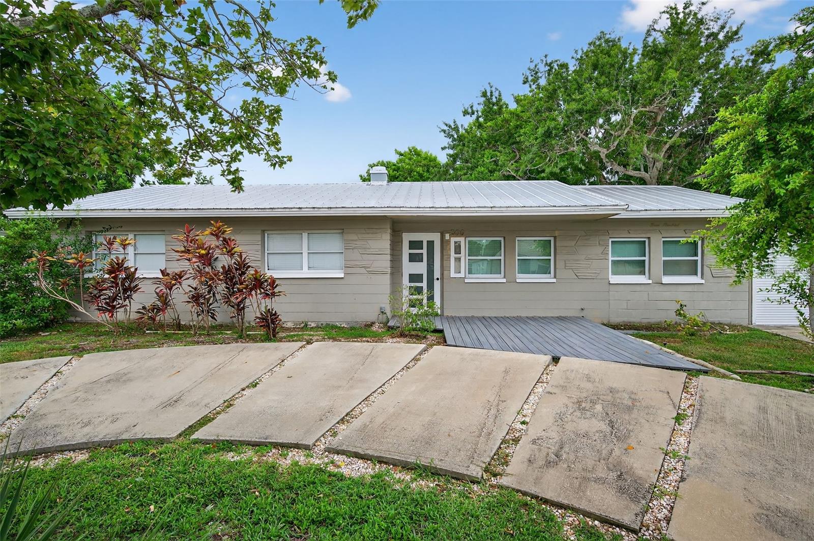 300 Davison Avenue, FL