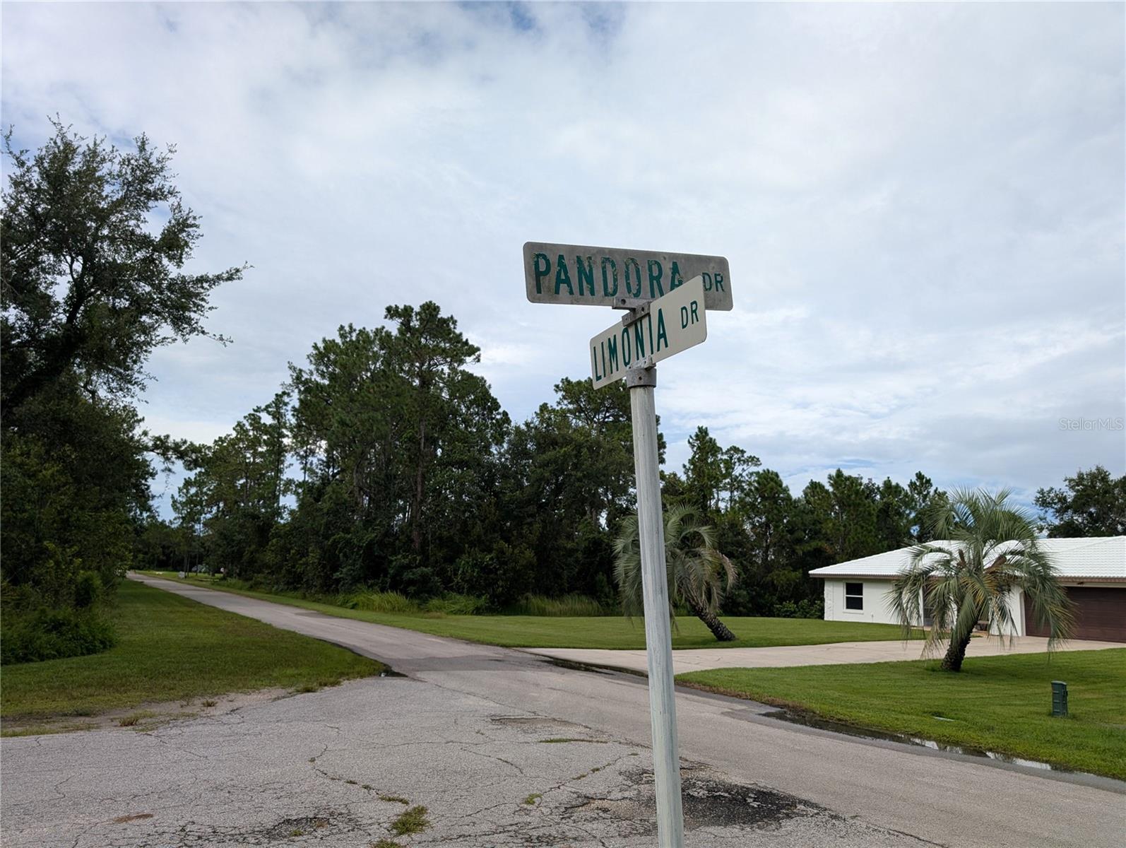 302 Pandora Drive, FL
