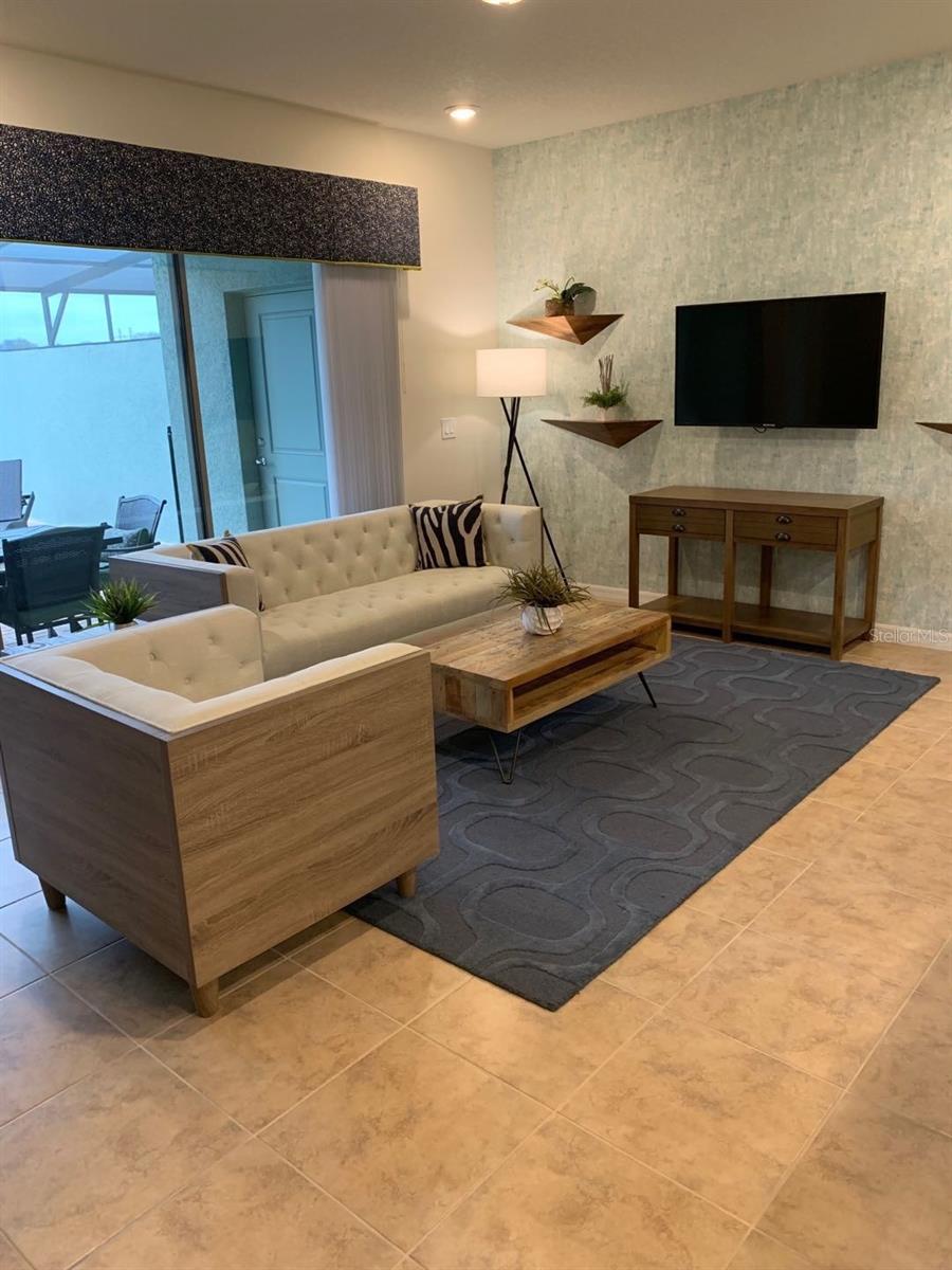 2452 Dubai St, FL