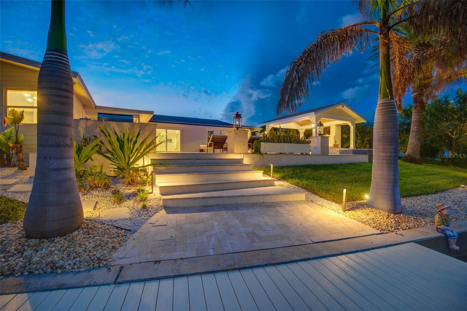 807 Snug Island, FL