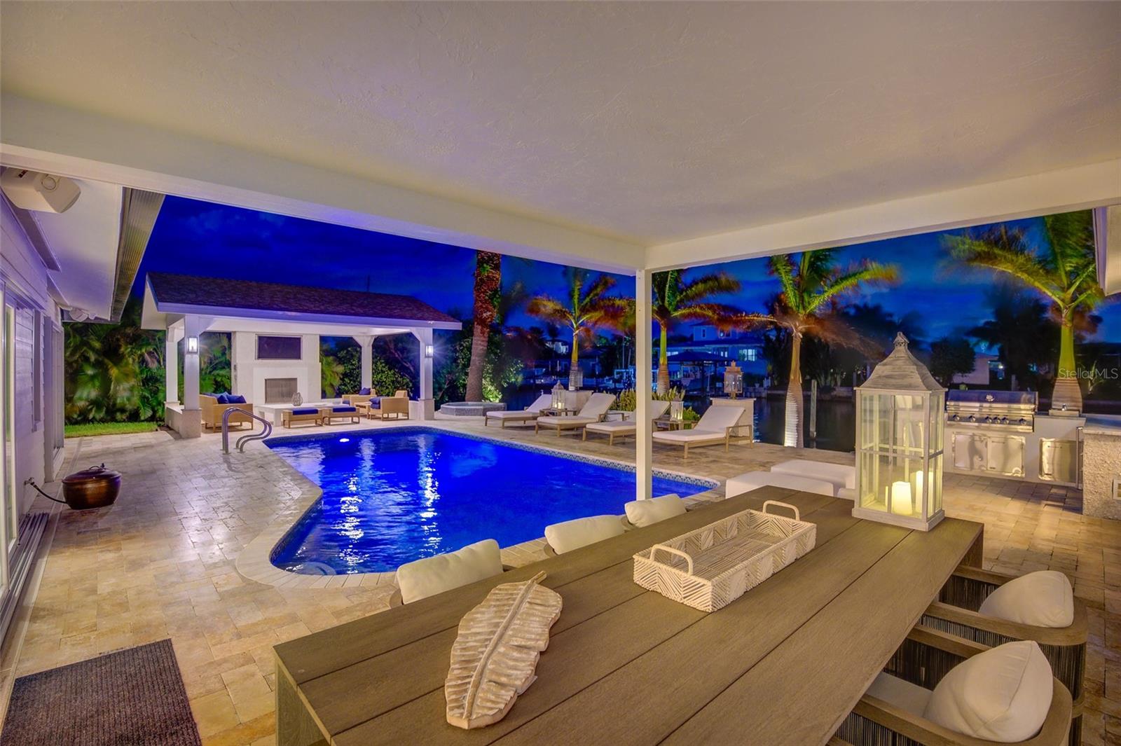 807 Snug Island, FL