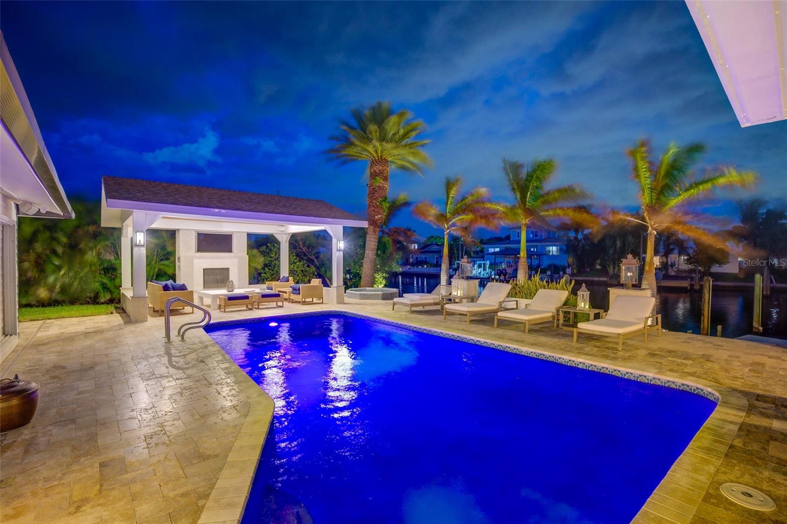807 Snug Island, FL