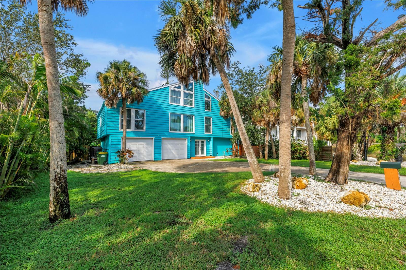 156 Siesta Drive, FL
