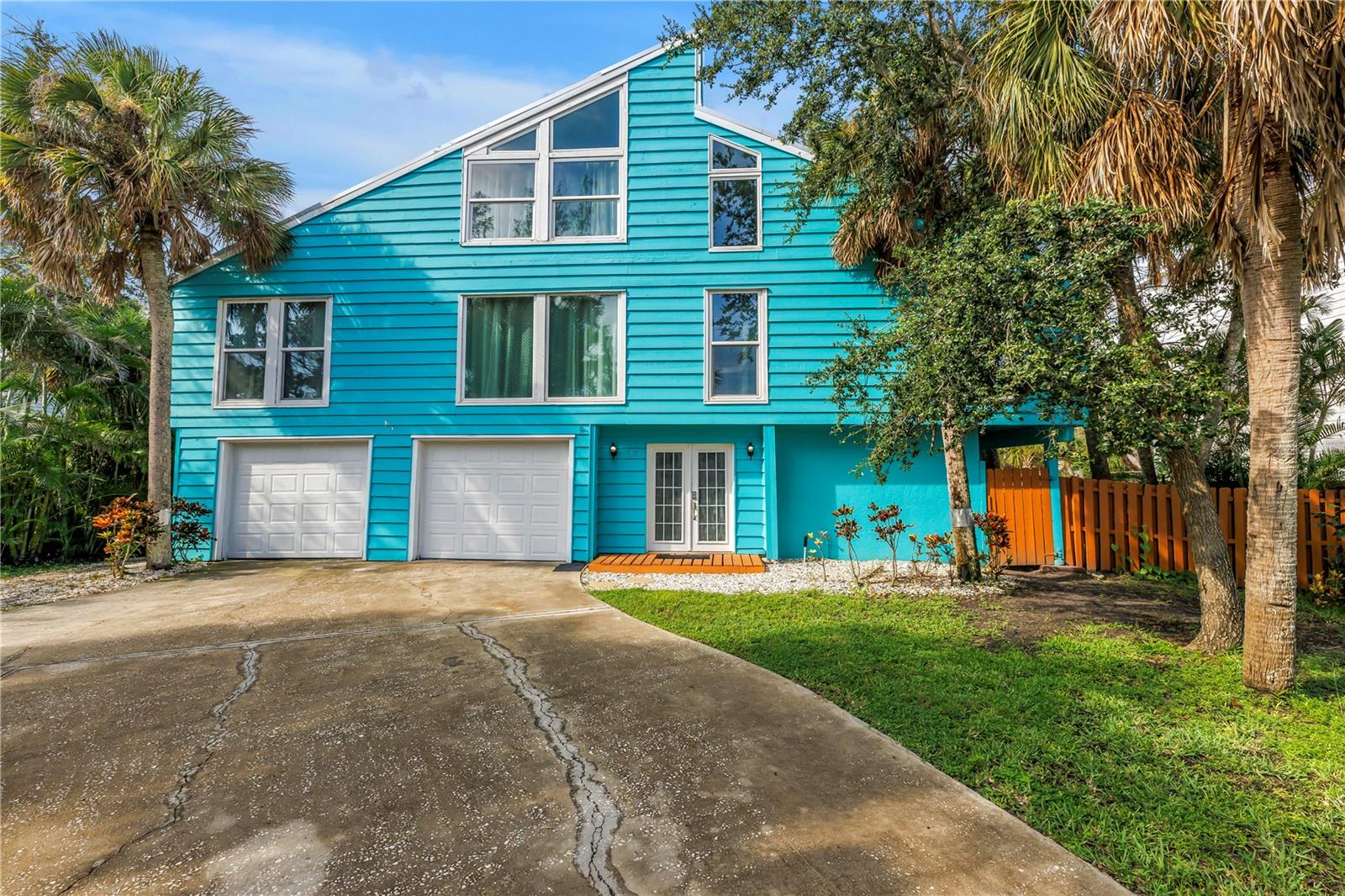 156 Siesta Drive, FL