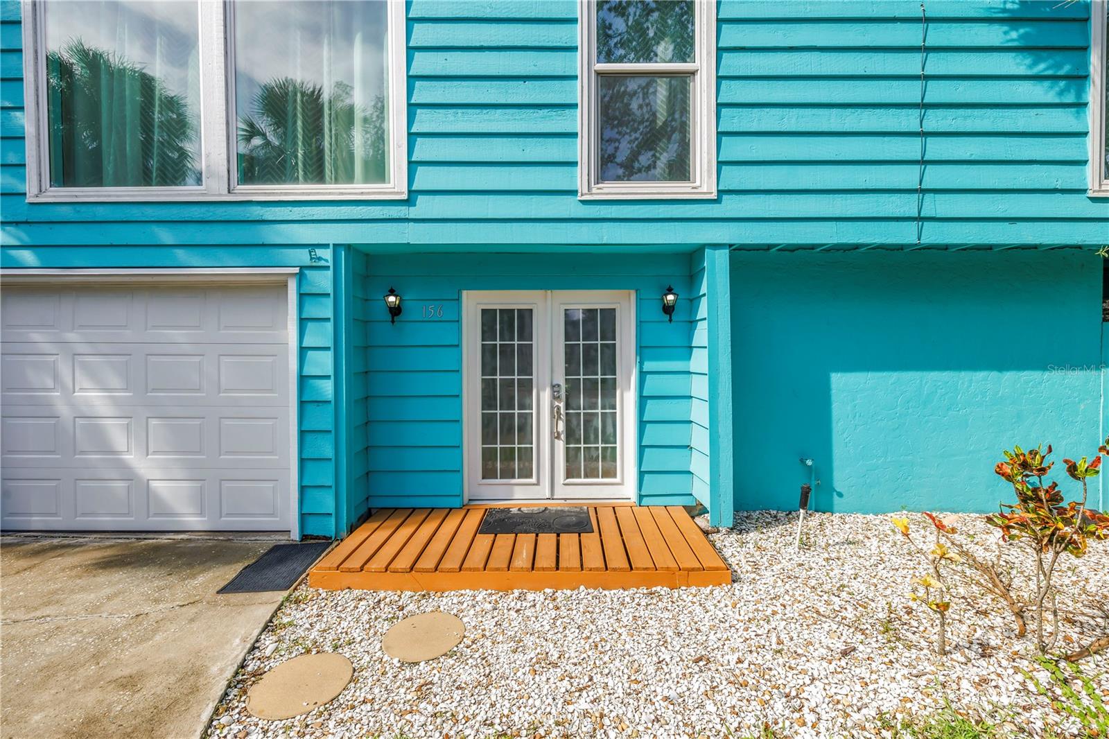 156 Siesta Drive, FL