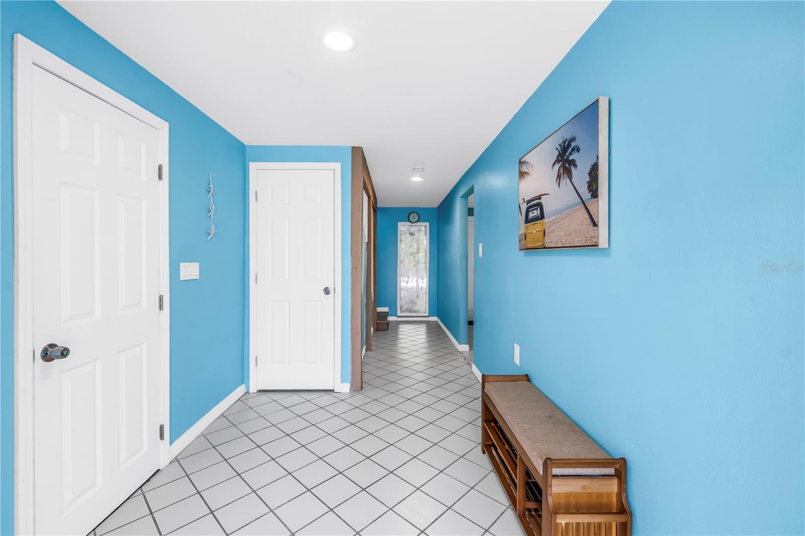 156 Siesta Drive, FL