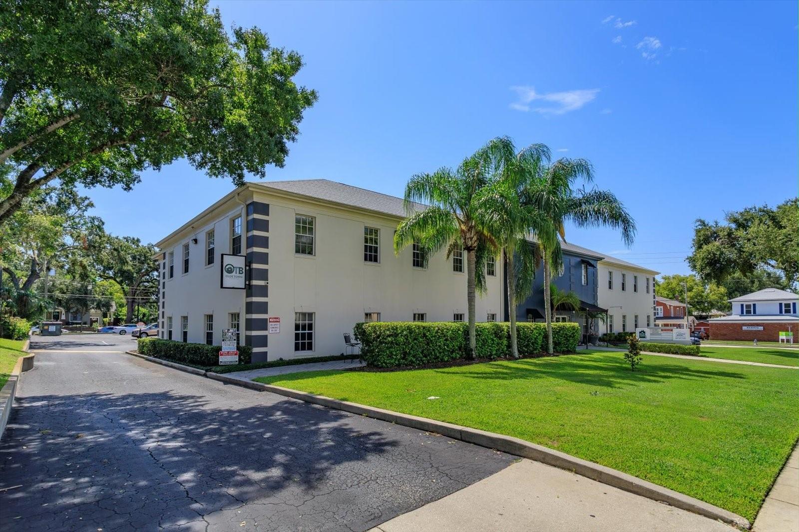 11 Summerlin Avenue, FL