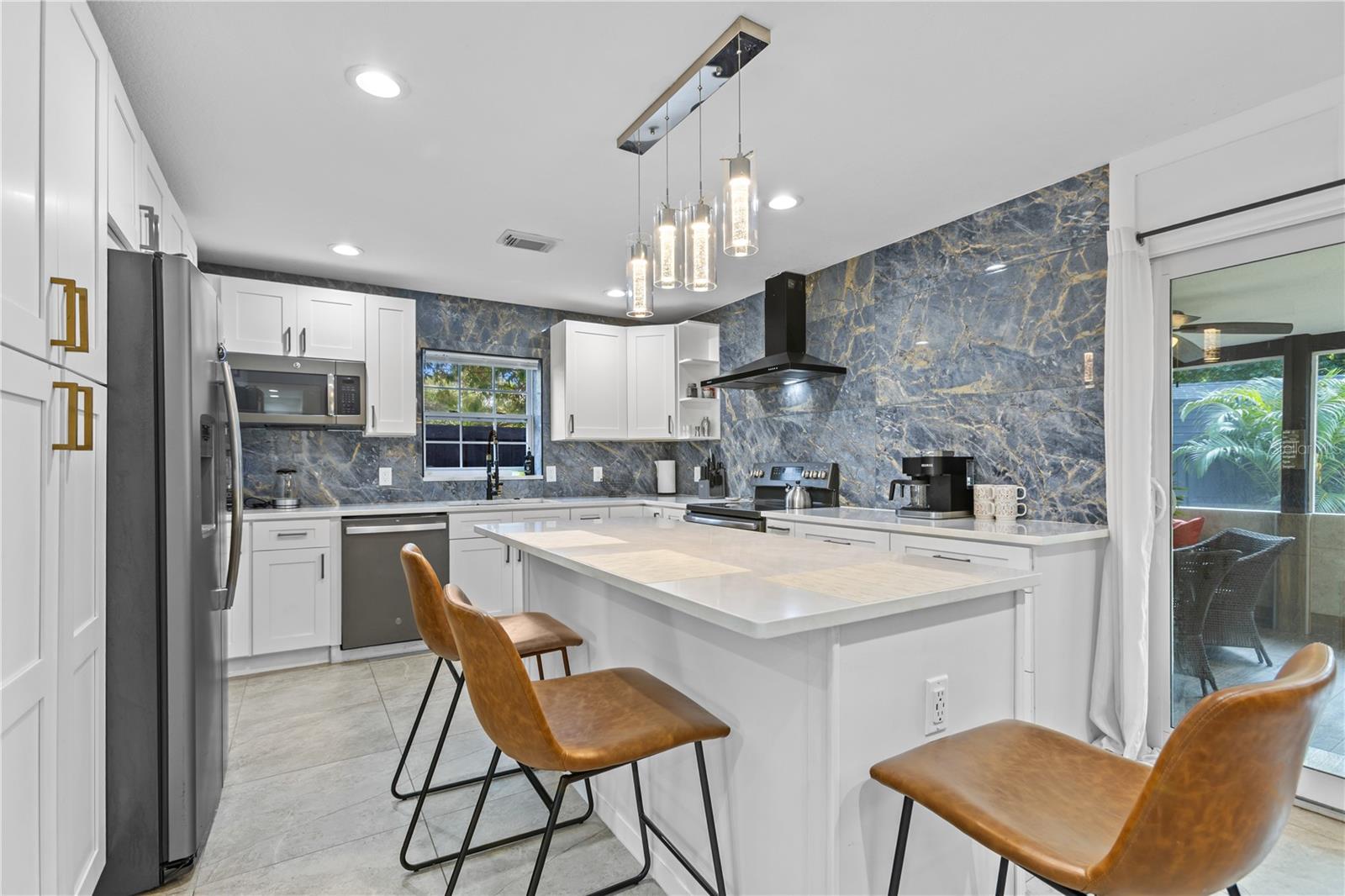 6822 Wall Street, FL