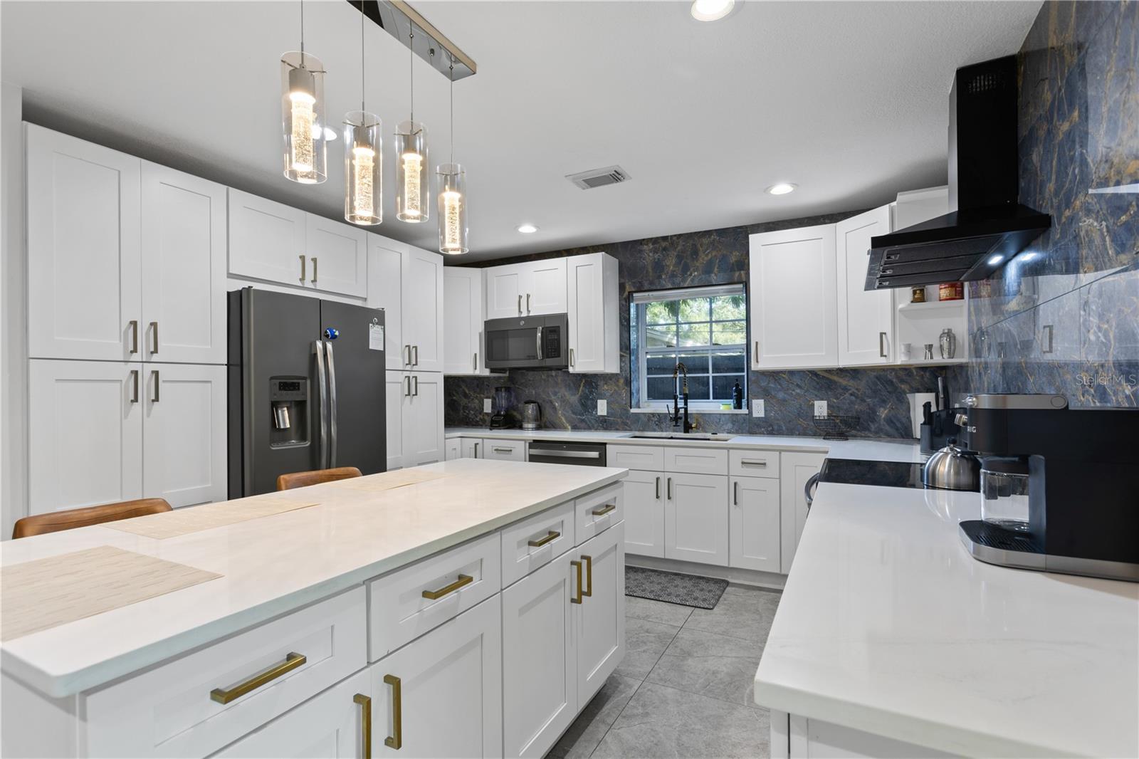 6822 Wall Street, FL
