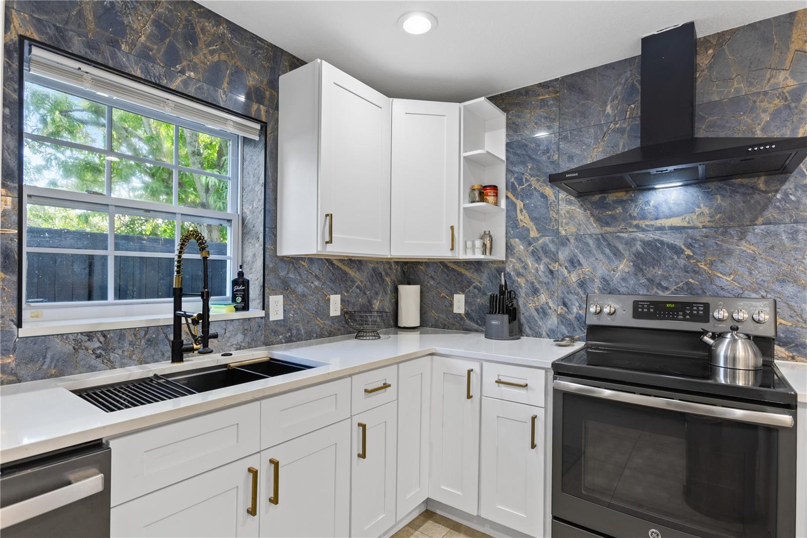 6822 Wall Street, FL
