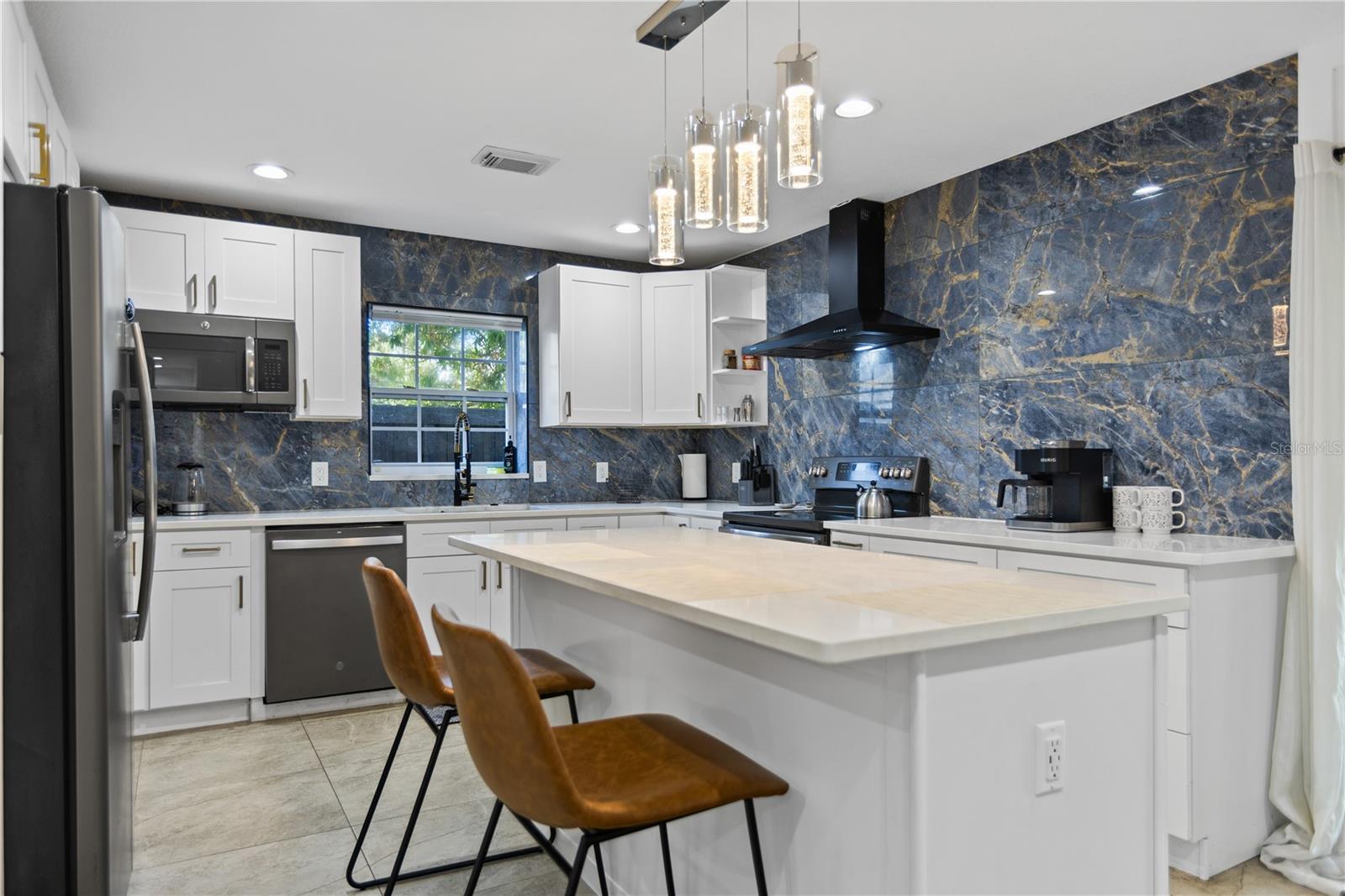 6822 Wall Street, FL
