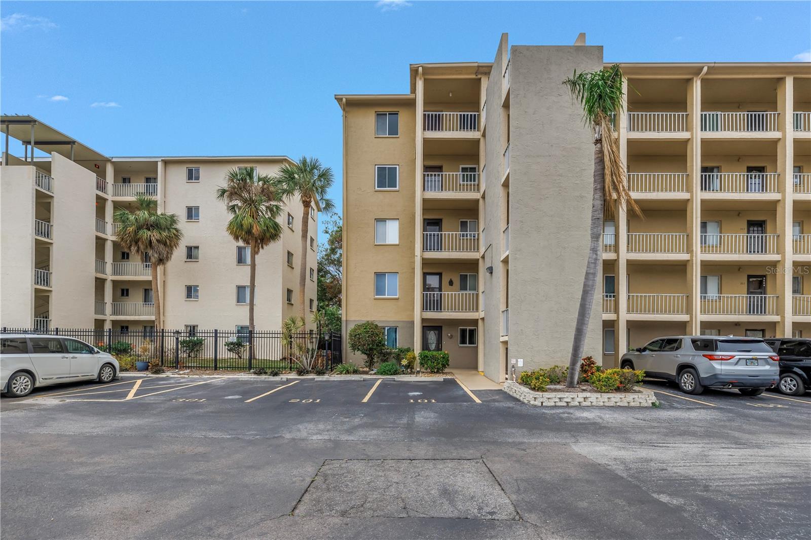 3500 Lake Bayshore Drive, FL