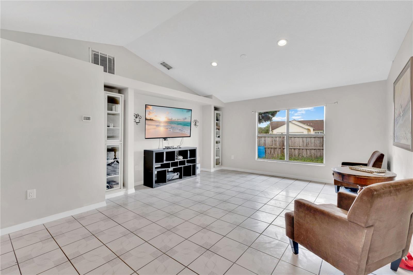 623 Oakpark Loop, FL