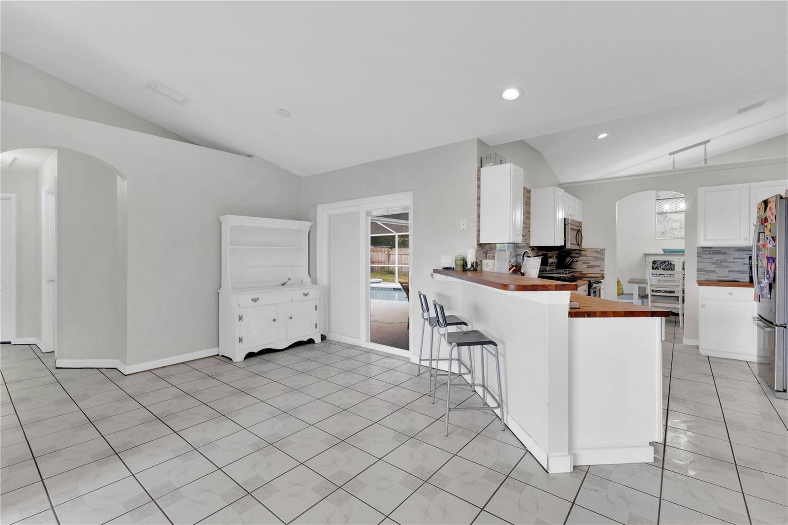 623 Oakpark Loop, FL