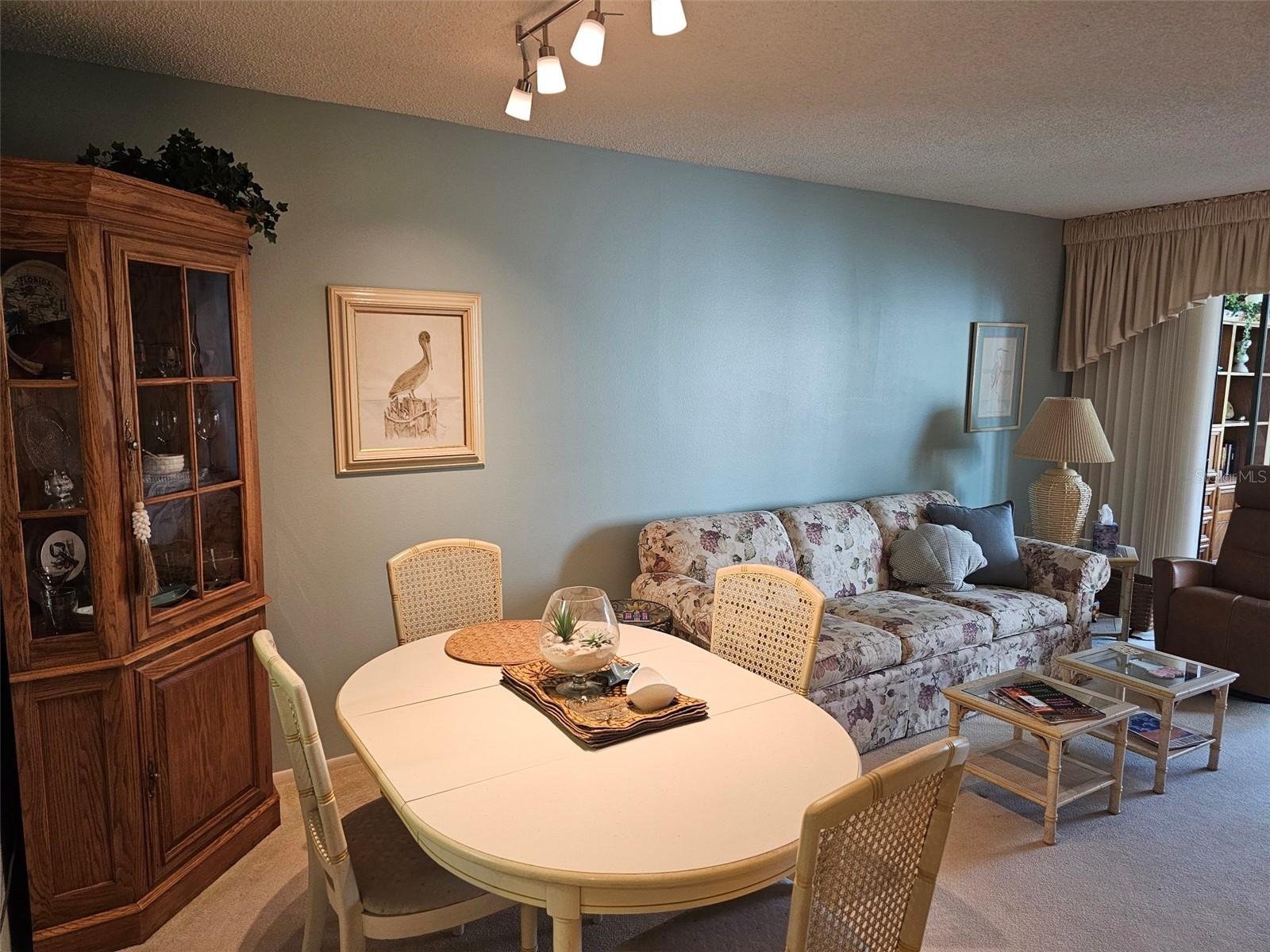 586 Lakeside Drive, FL