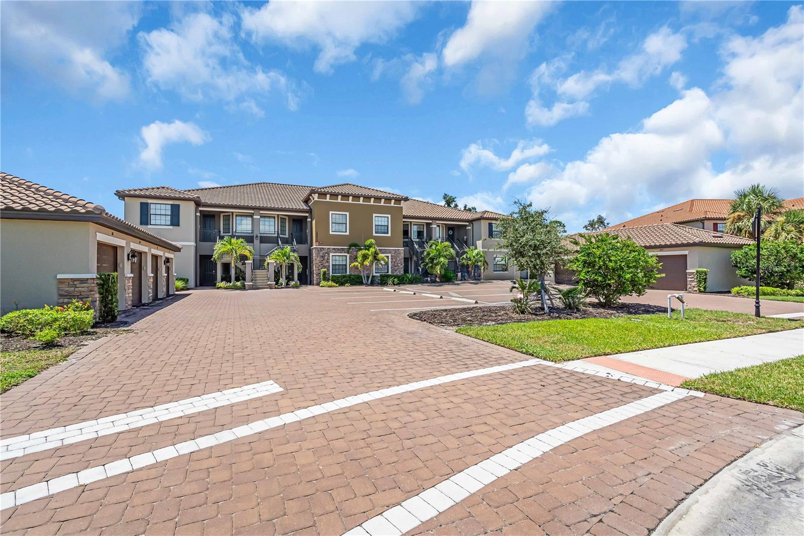 12413 Osorio Court, FL