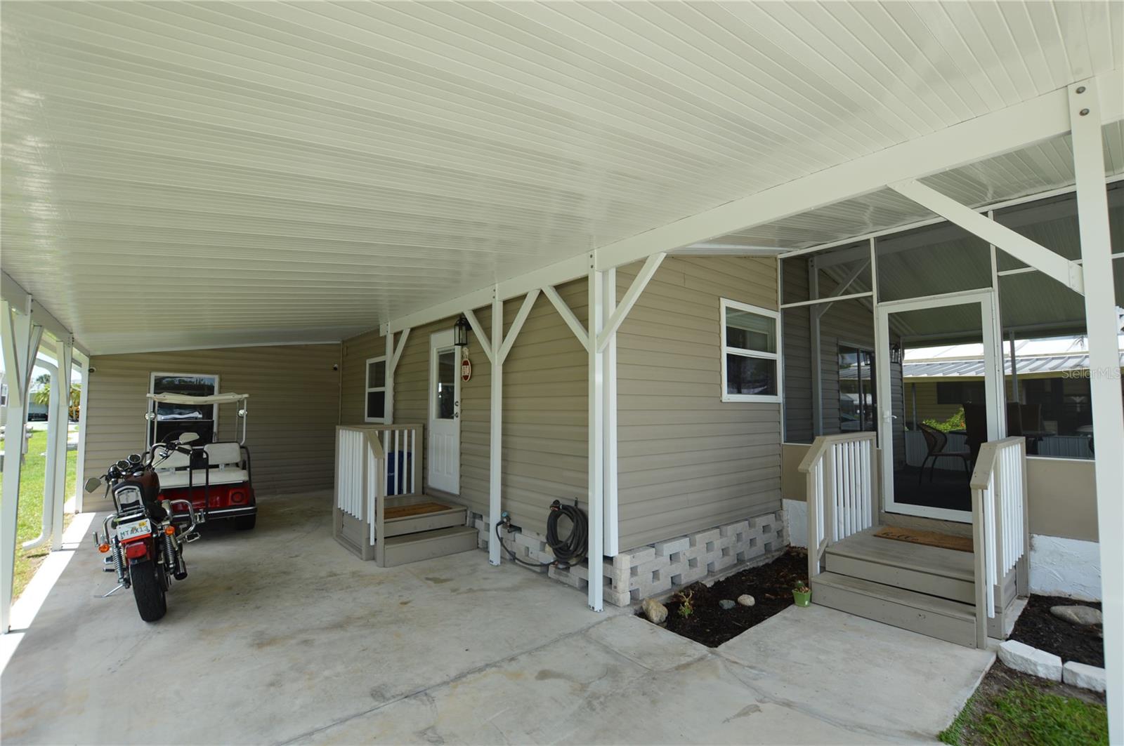 140 Rarotonga Road, FL