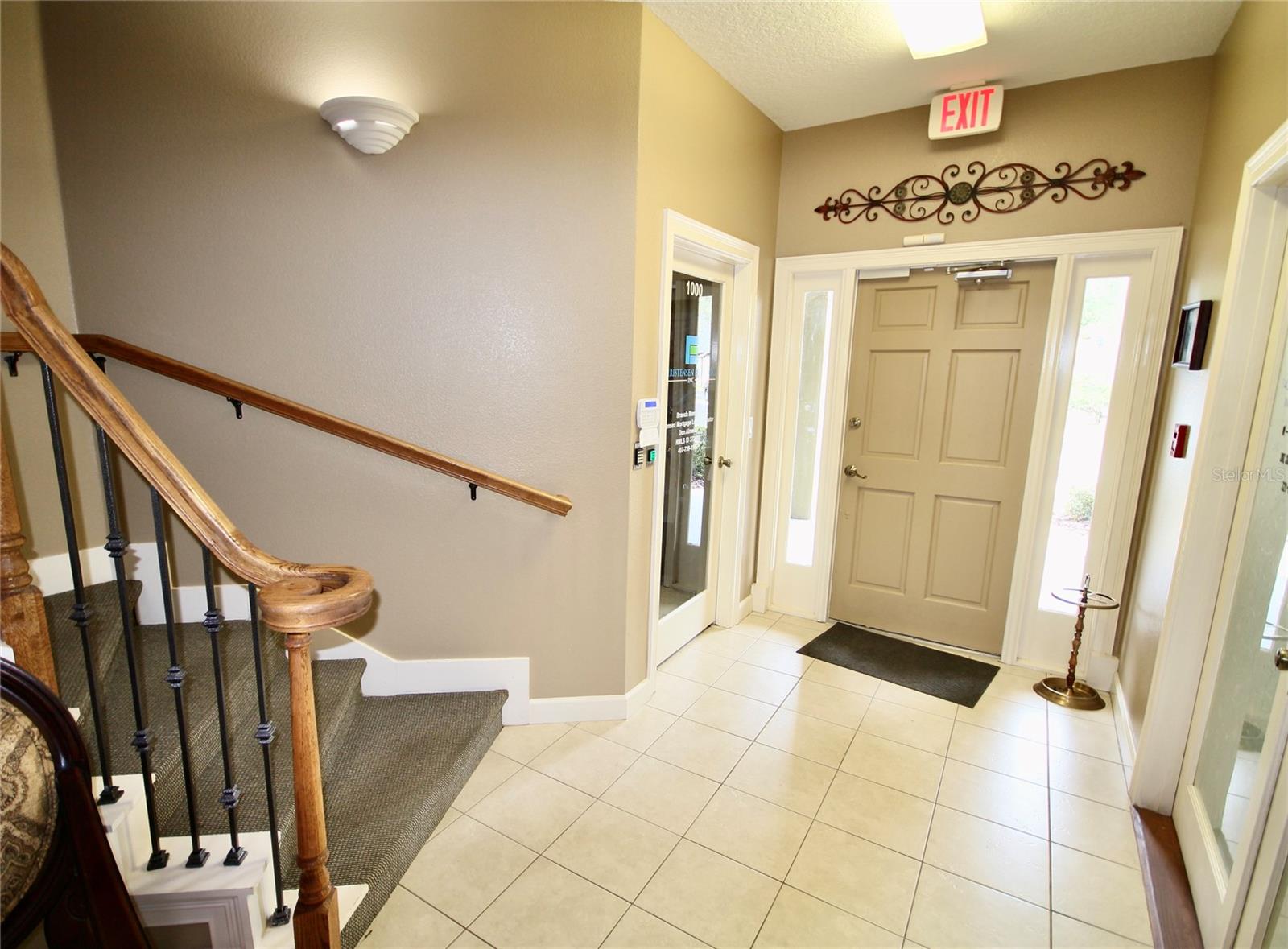 1401 Town Plaza Court, FL