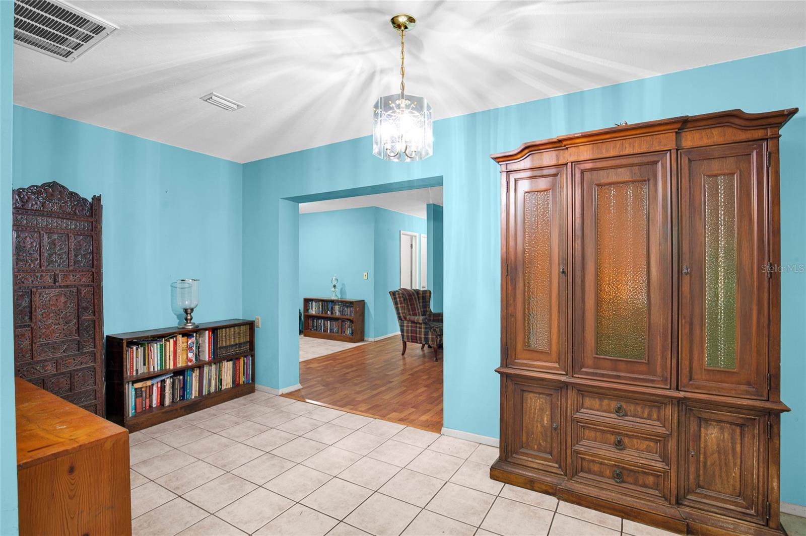 104 Ludwig Avenue, FL