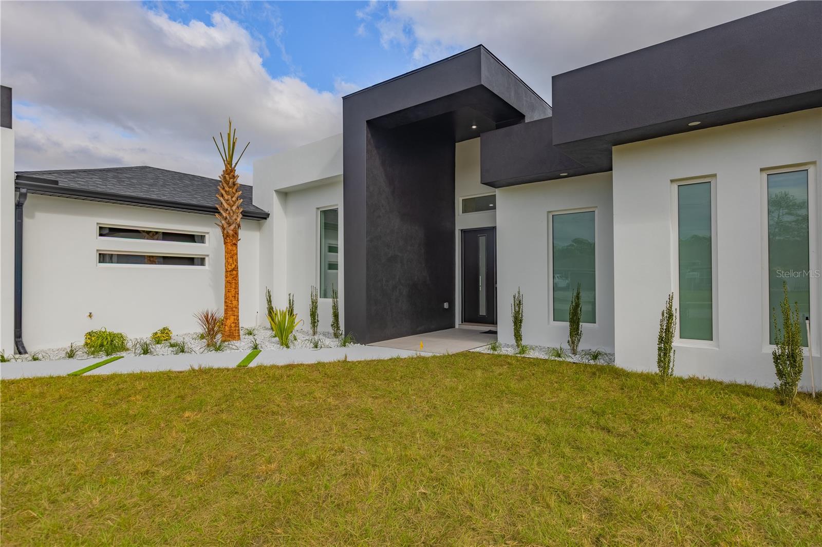 9 Edison Lane, FL