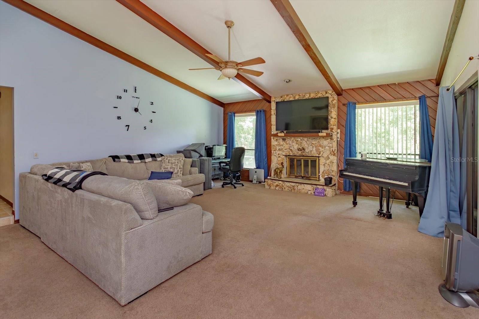 817 Hickory Knoll Court, FL