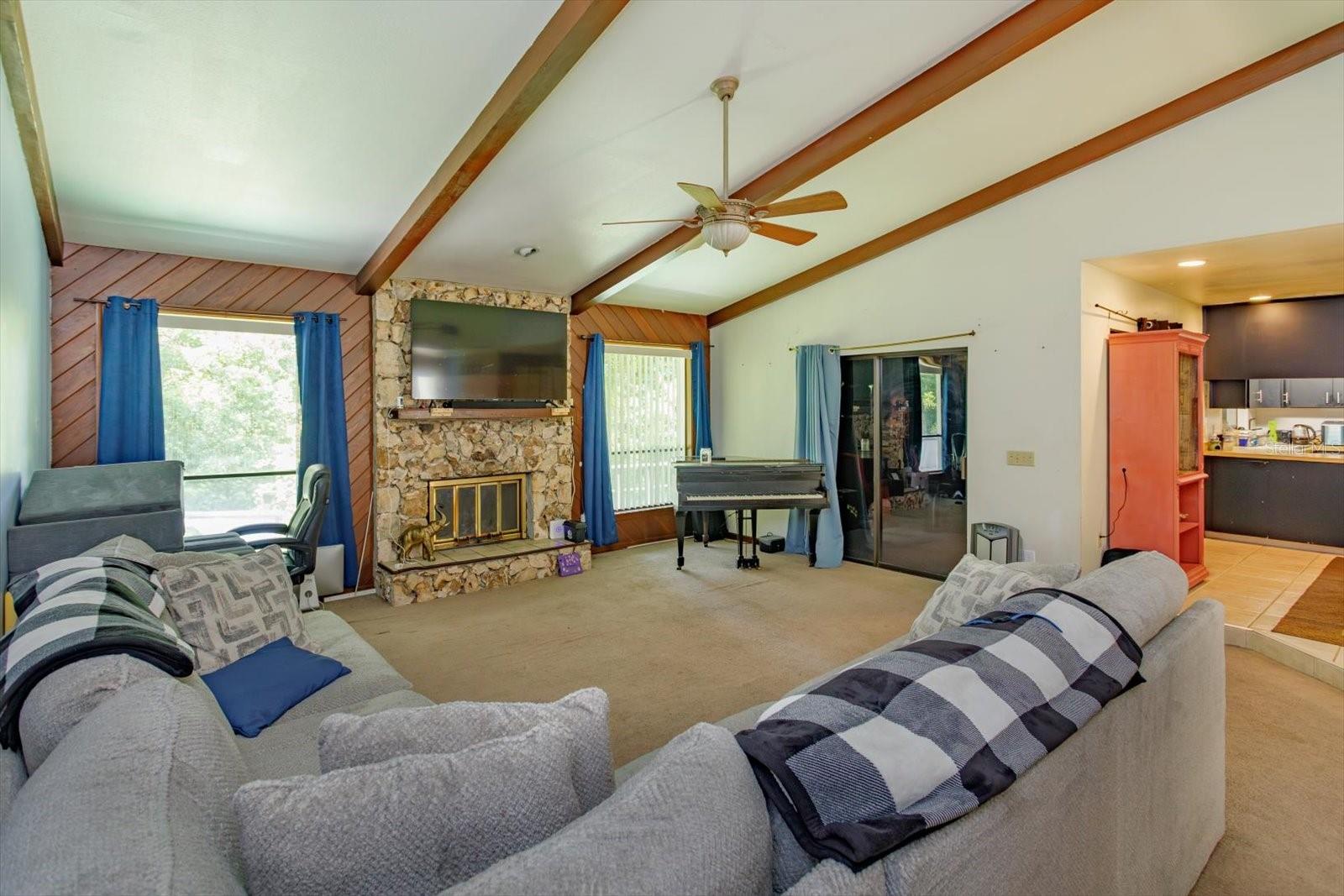 817 Hickory Knoll Court, FL