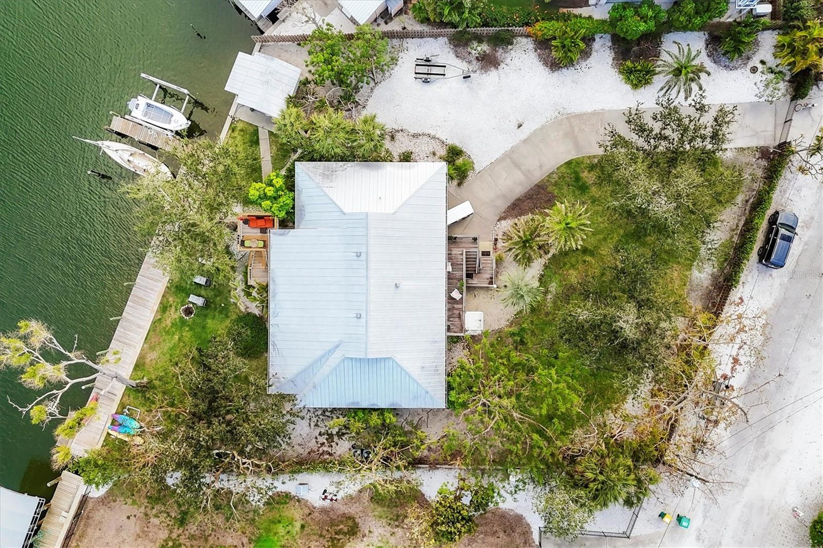 140 Damfino Street, FL