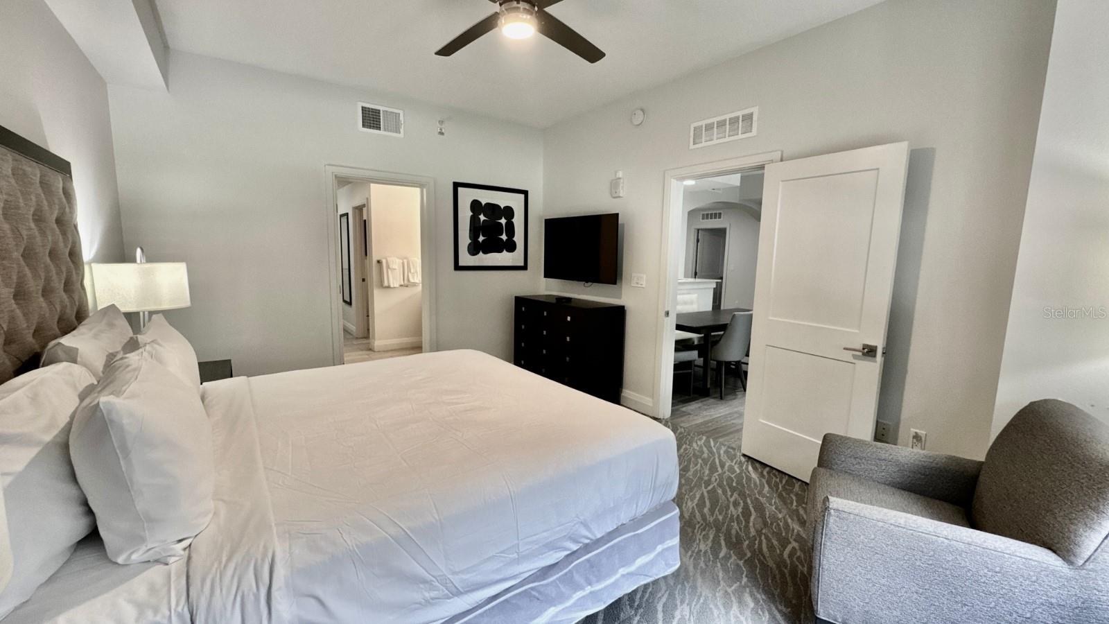 14501 Grove Resort Avenue, FL
