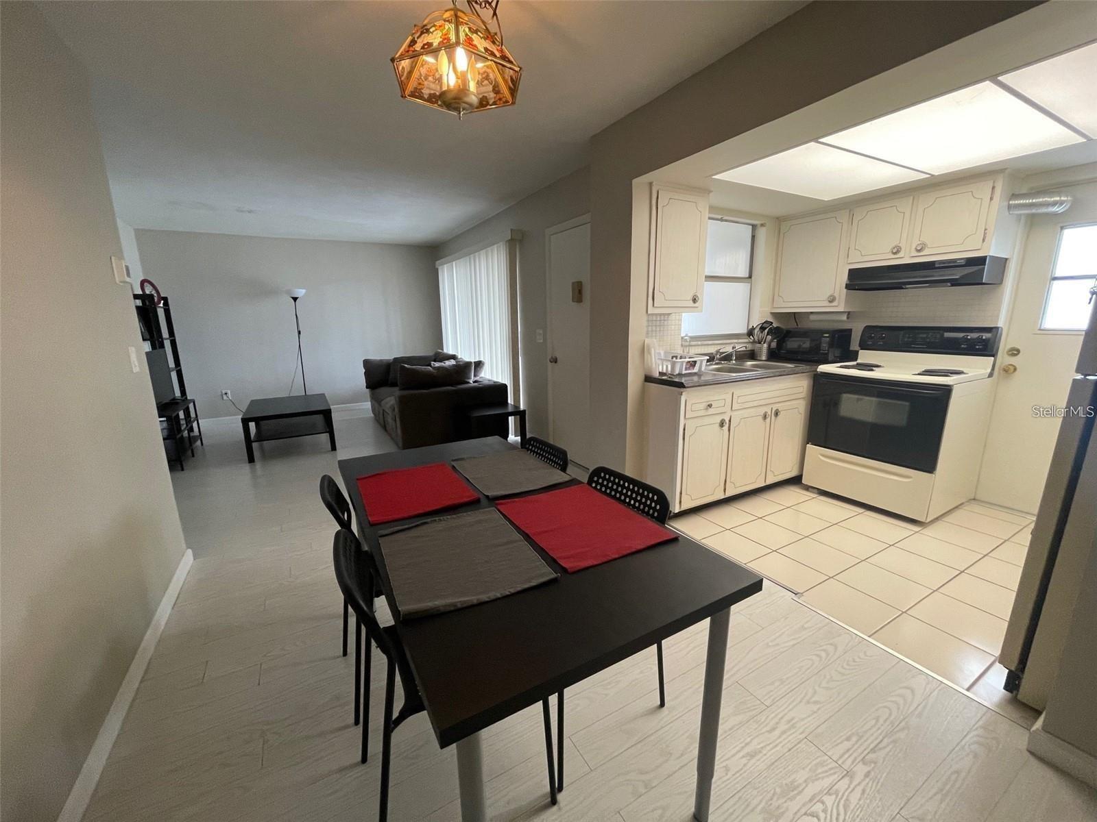 1221 Drew Street, FL
