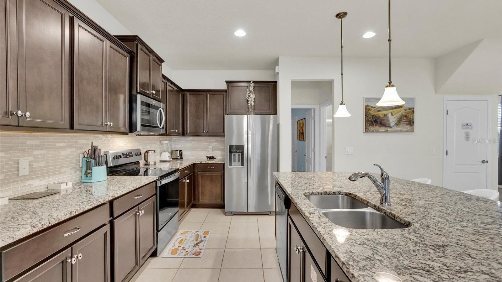 2462 Dubai Street, FL