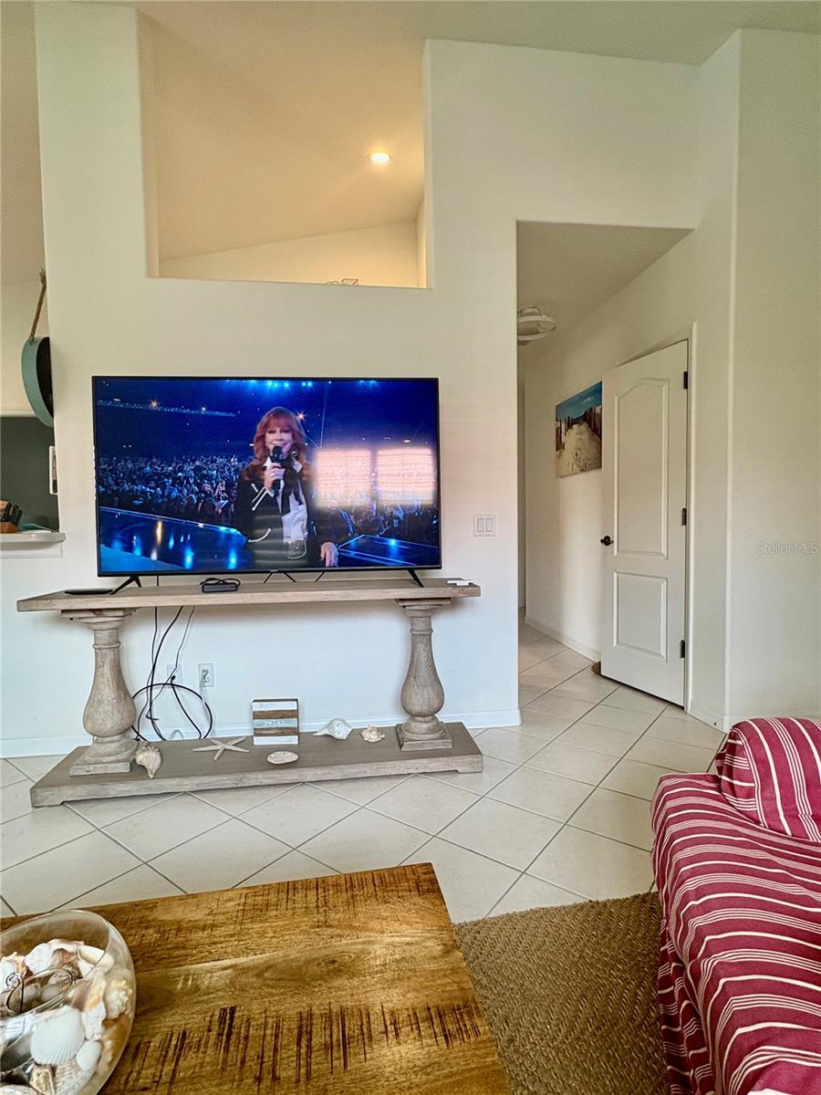 703 Casa Del Lago Way, FL