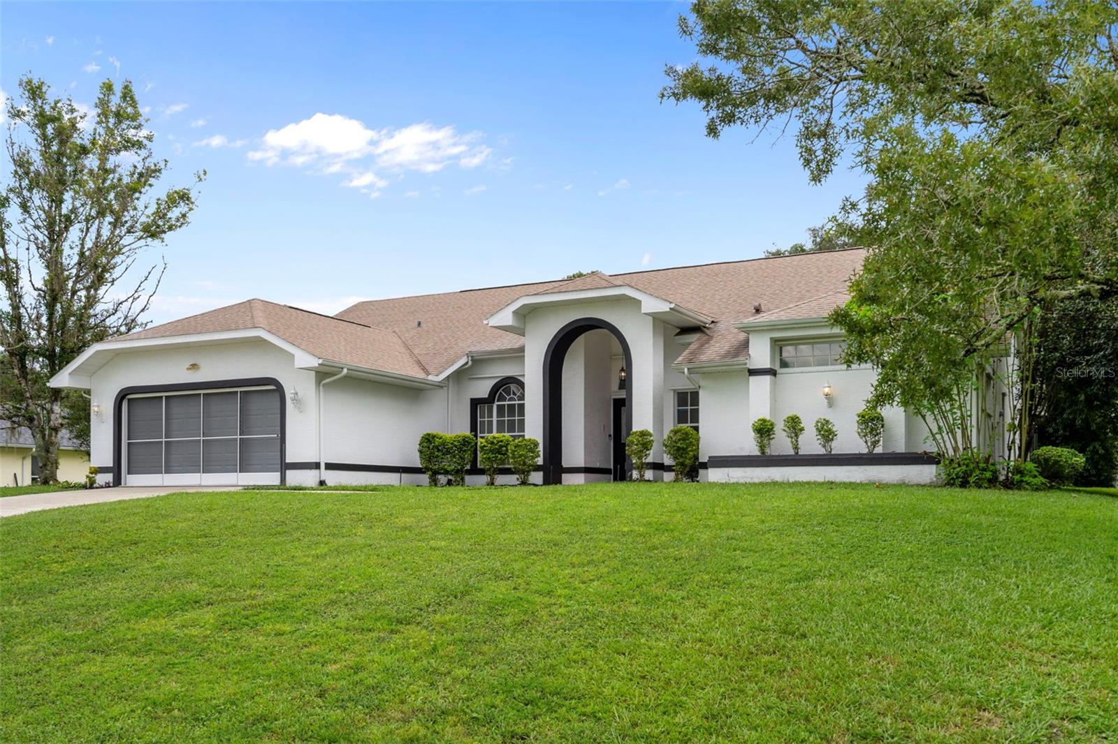 201 Oak Lake Drive, FL
