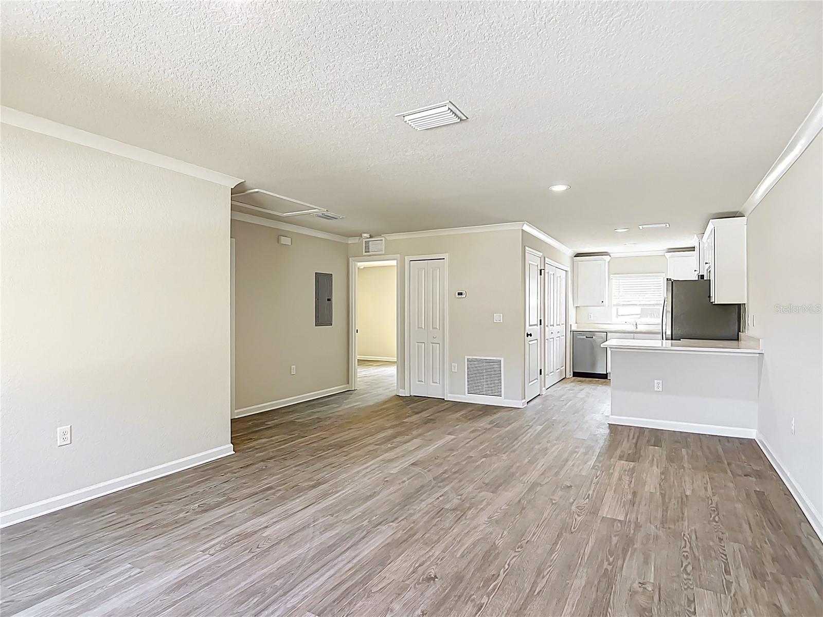 9195 Peachtree Way, FL