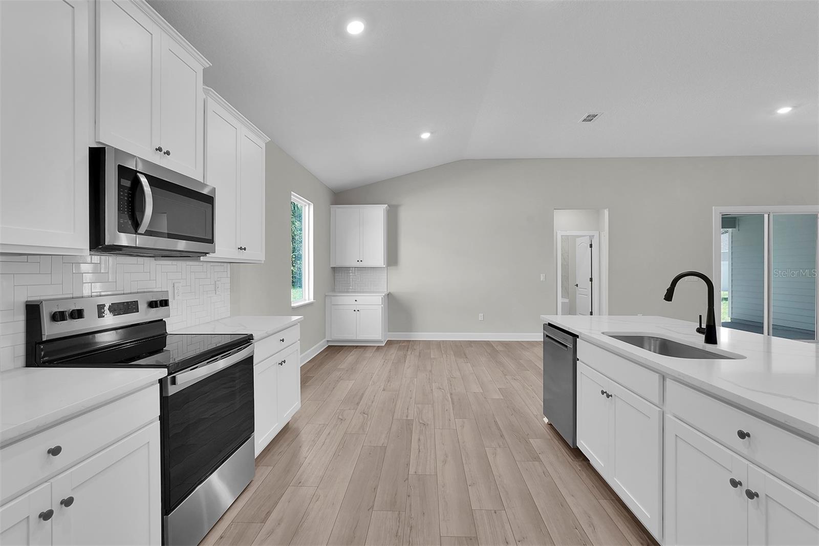 2 Fifer Lane, FL