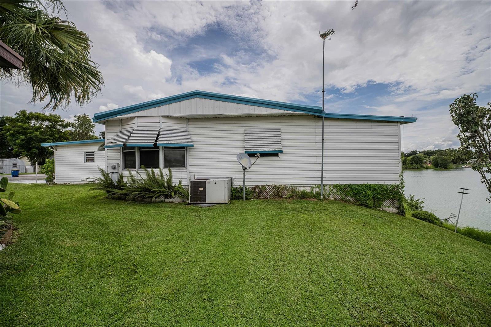 2055 Floral Avenue, FL