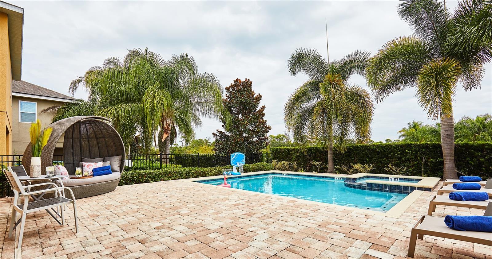 351 Pendant Court, FL