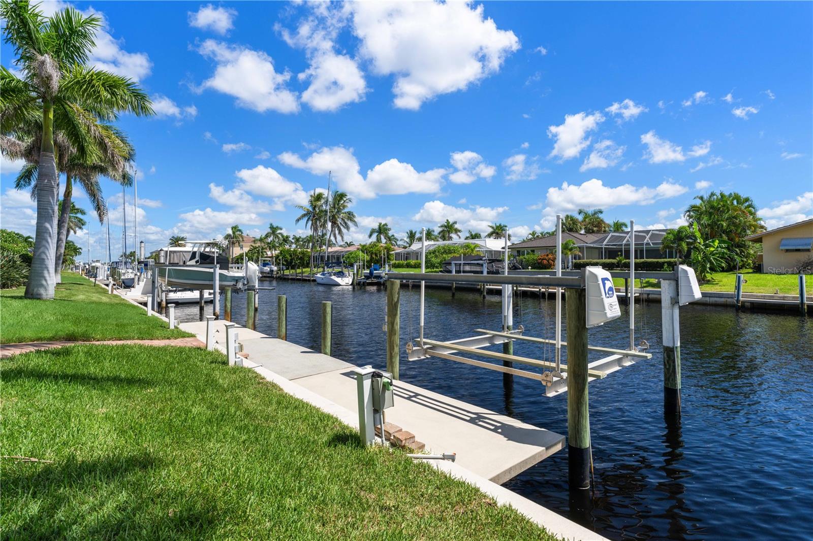 48 Tropicana Drive, FL