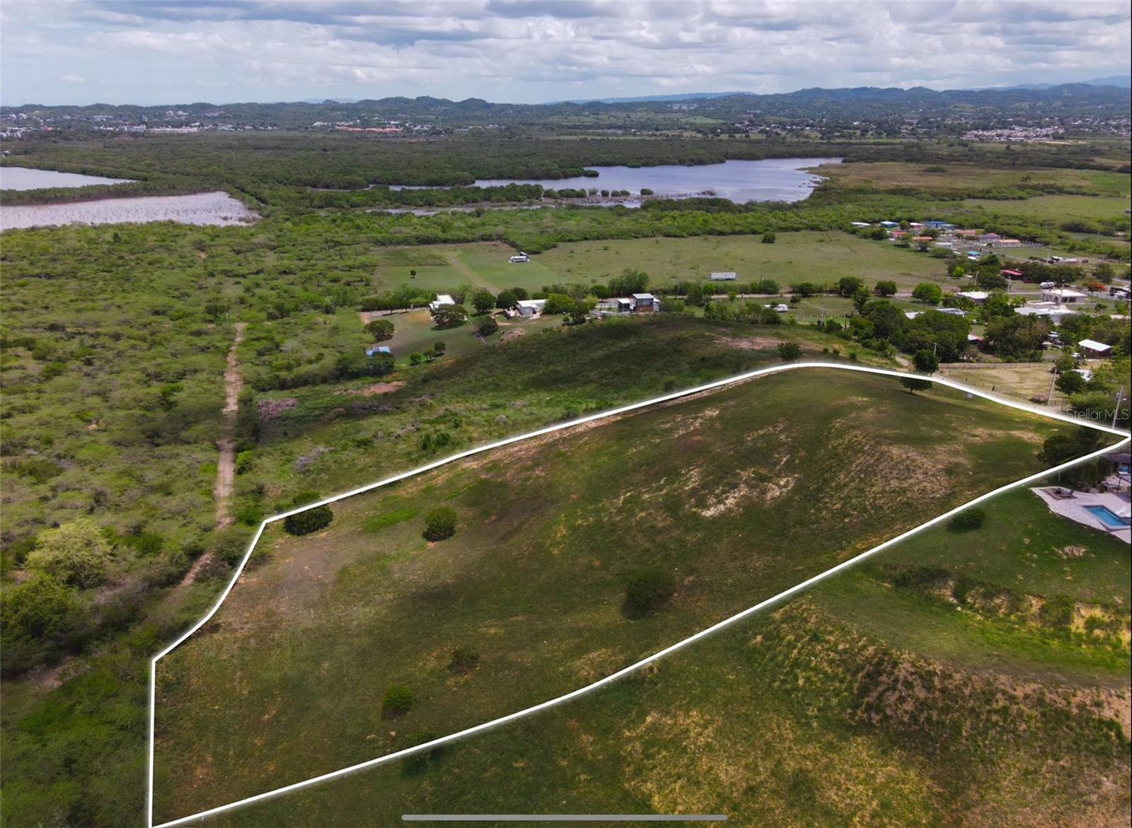 Carr 301 Km 3.2 Montelcarlo State, PR