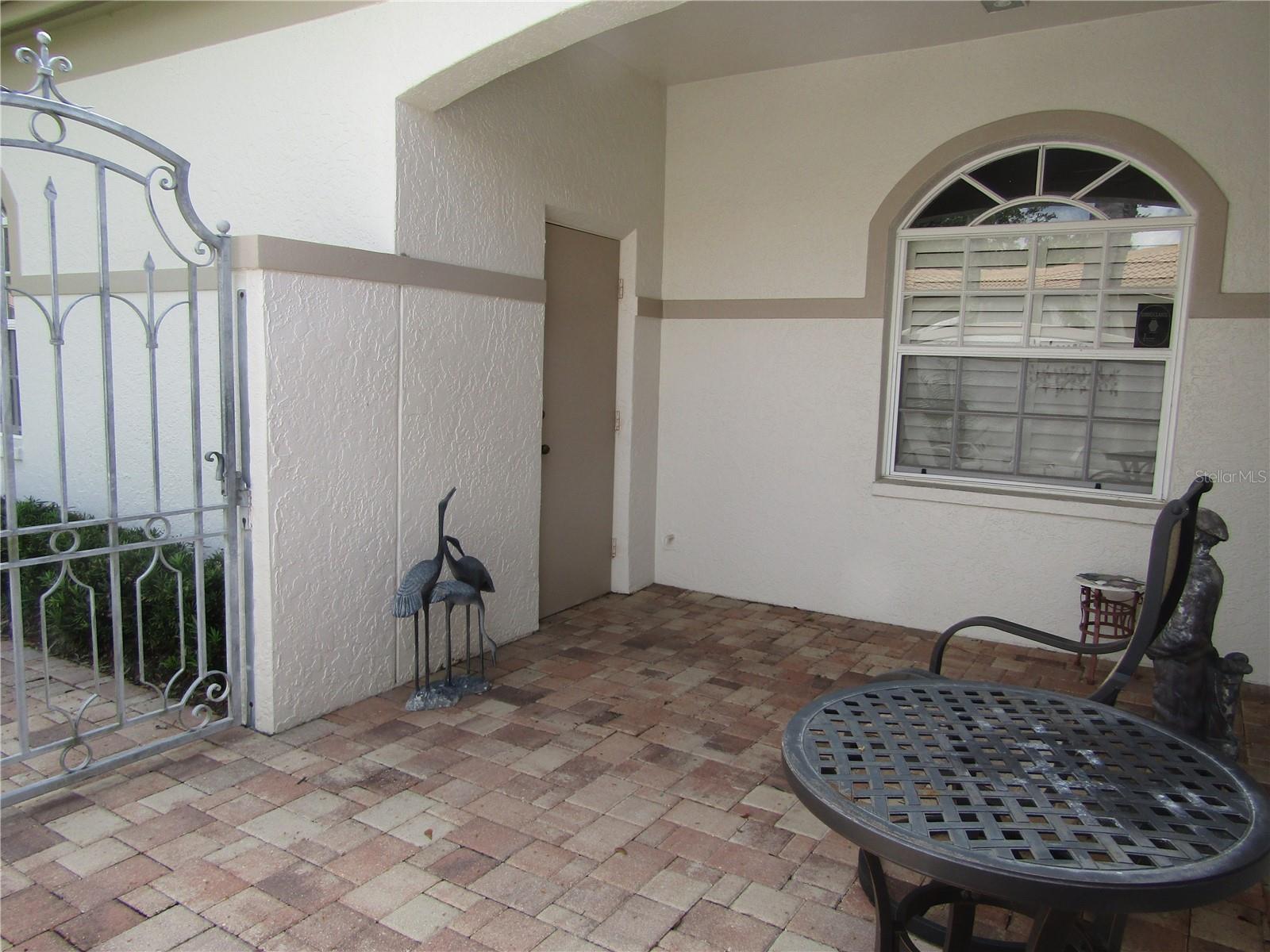 3881 Chatsworth Greene Court, FL