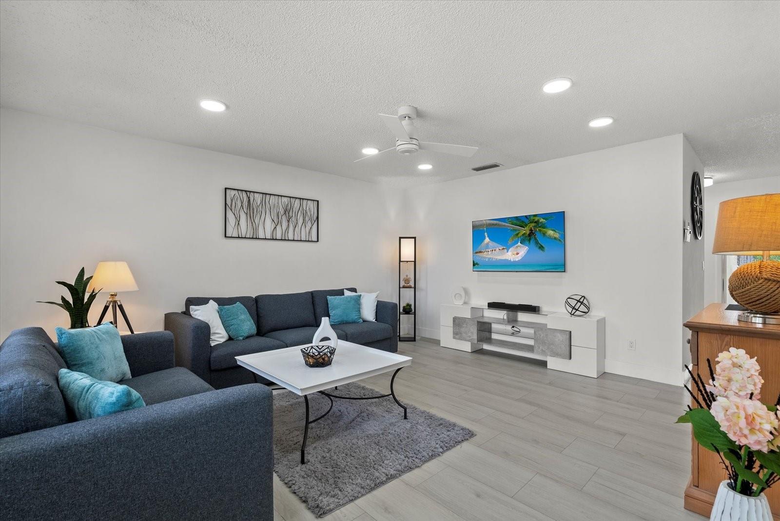 22375 Edgewater Drive, FL