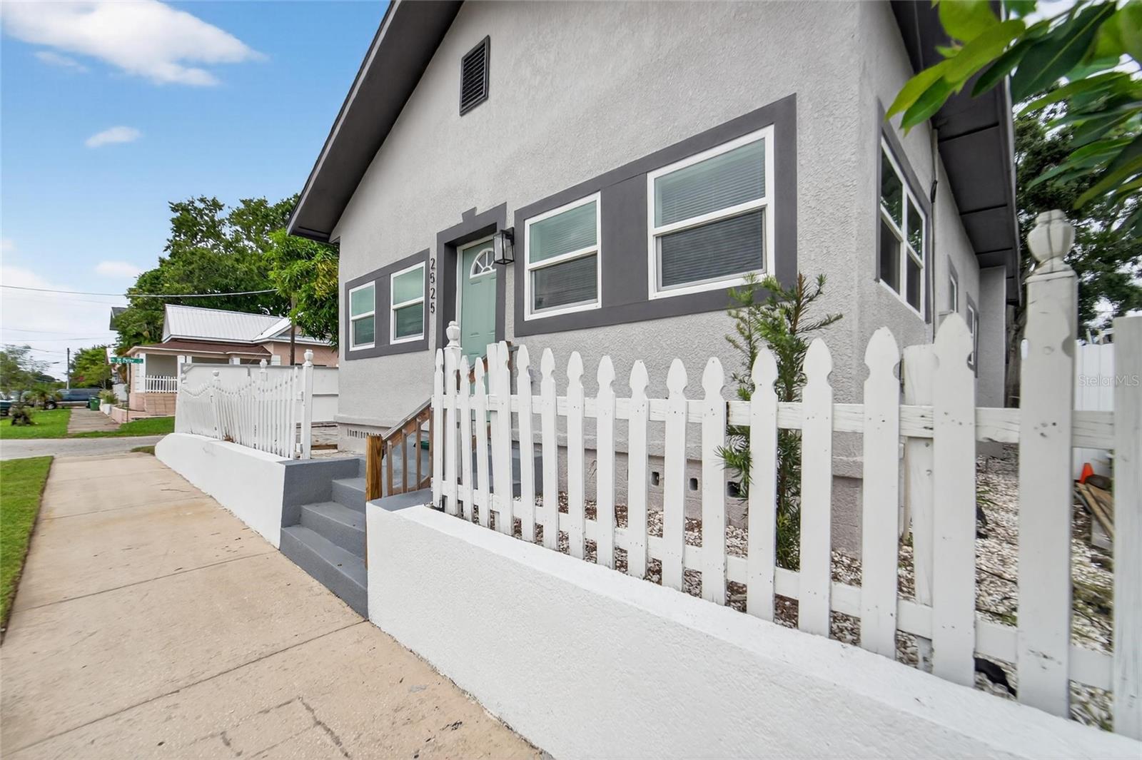 2525 Beach Street, FL