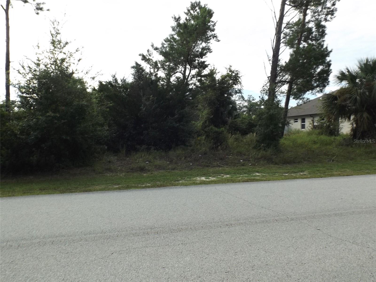 176 Frontier Drive, FL