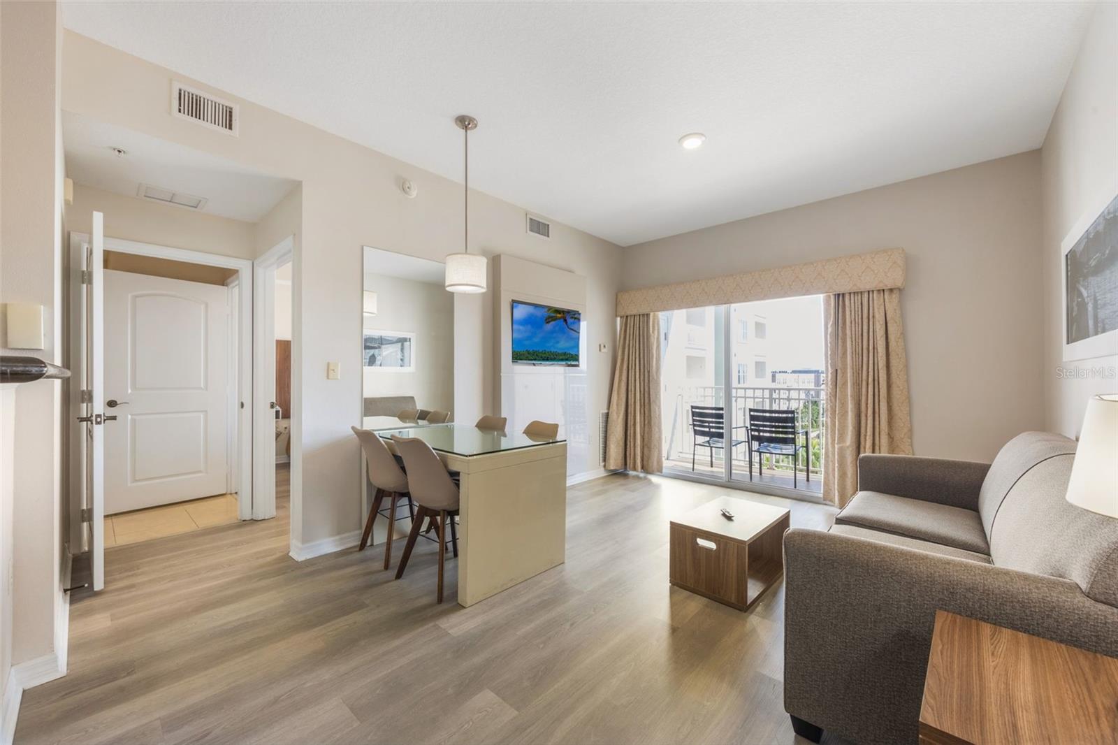 7383 Universal Boulevard, FL