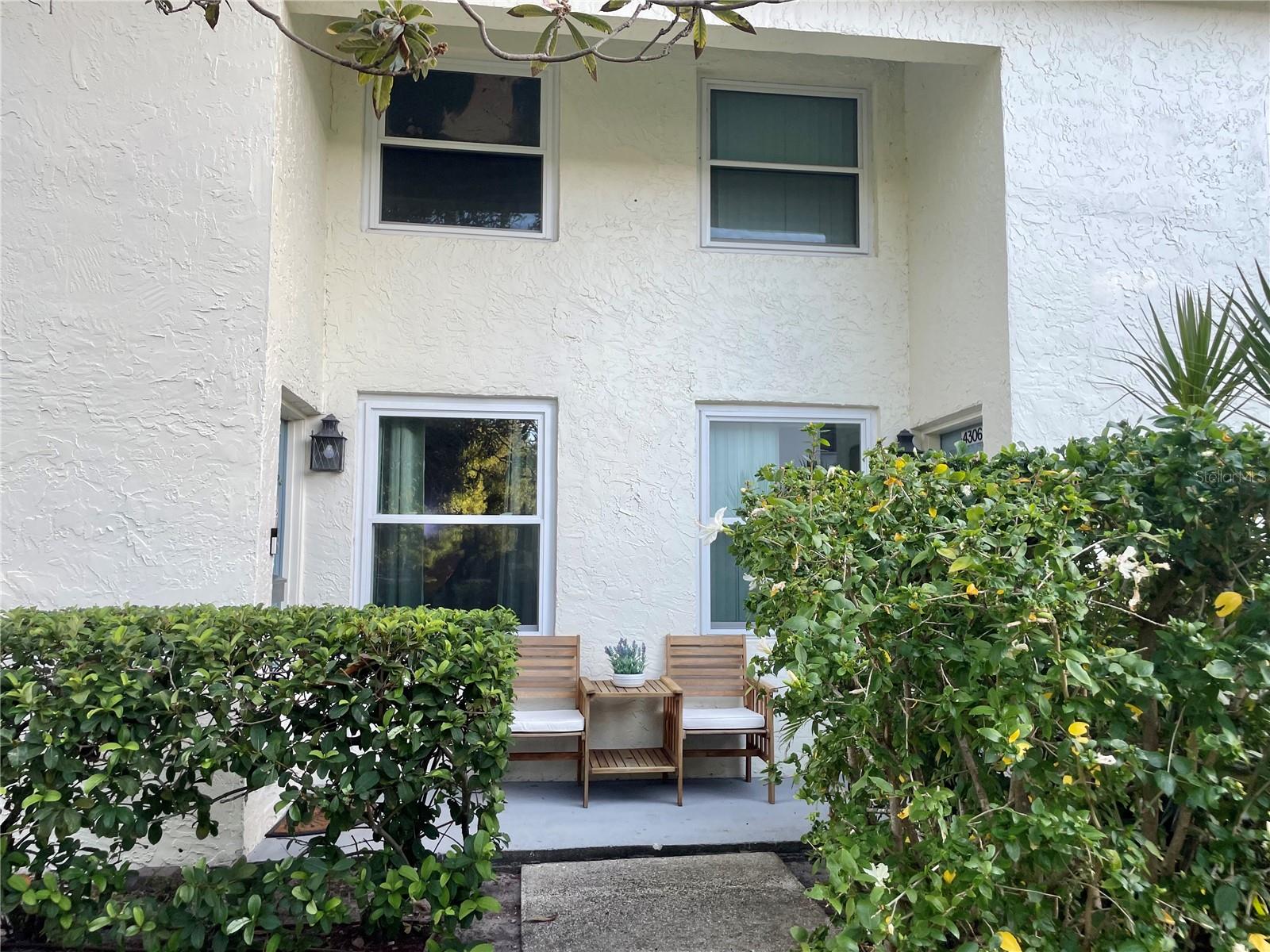 4304 La Riviera Court, FL