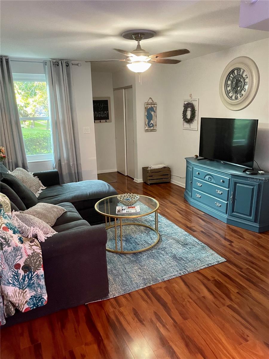 4304 La Riviera Court, FL