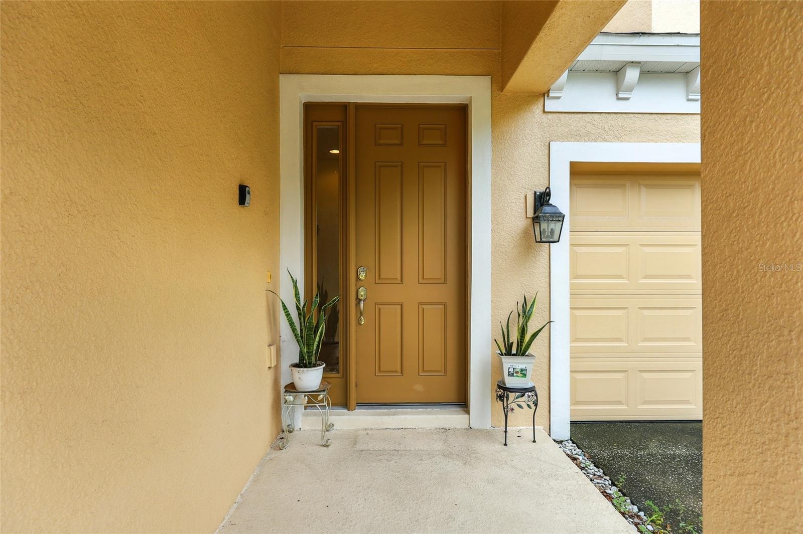 121 Las Fuentes Drive, FL