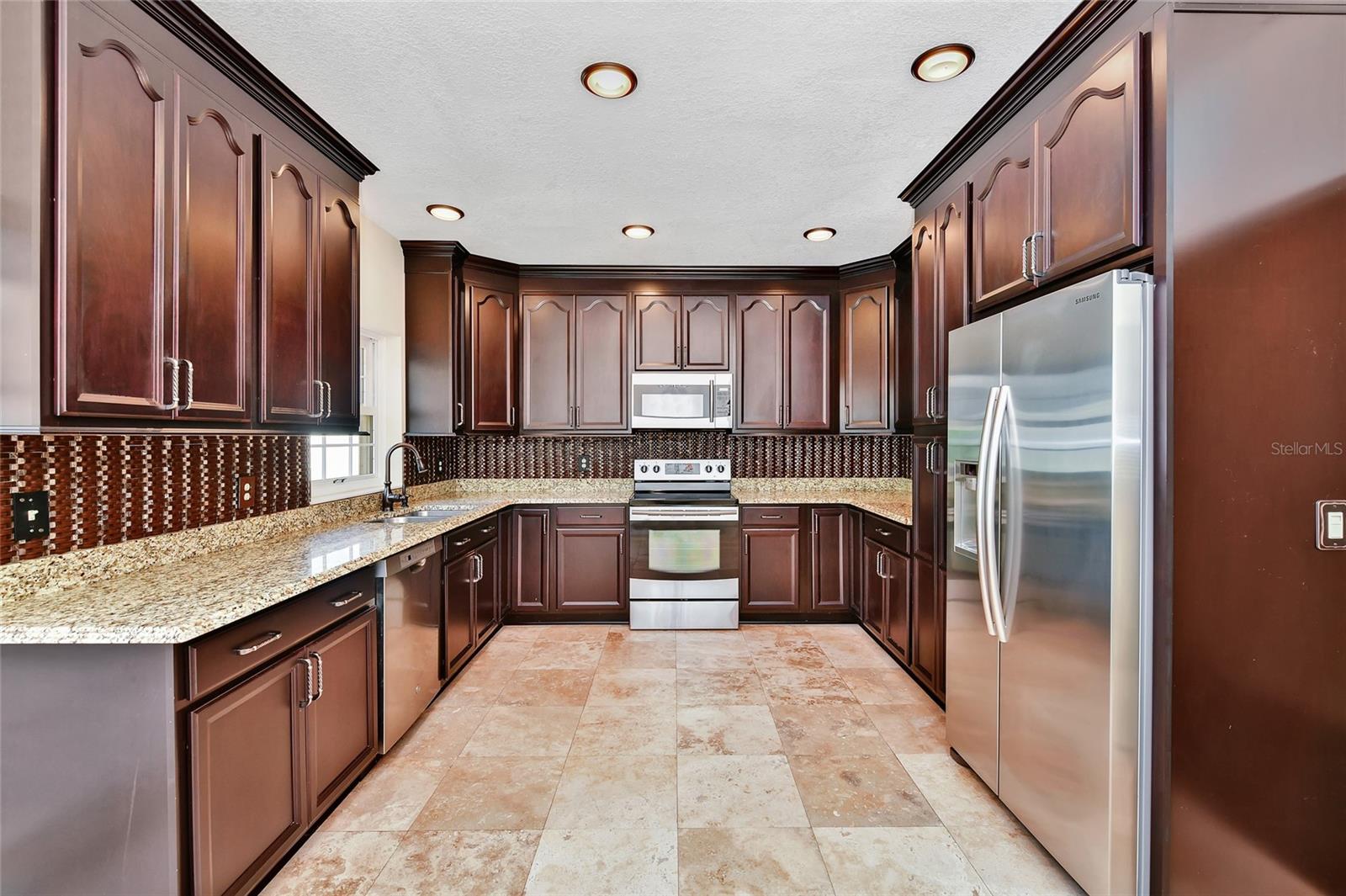 5925 Chesapeake Park, FL