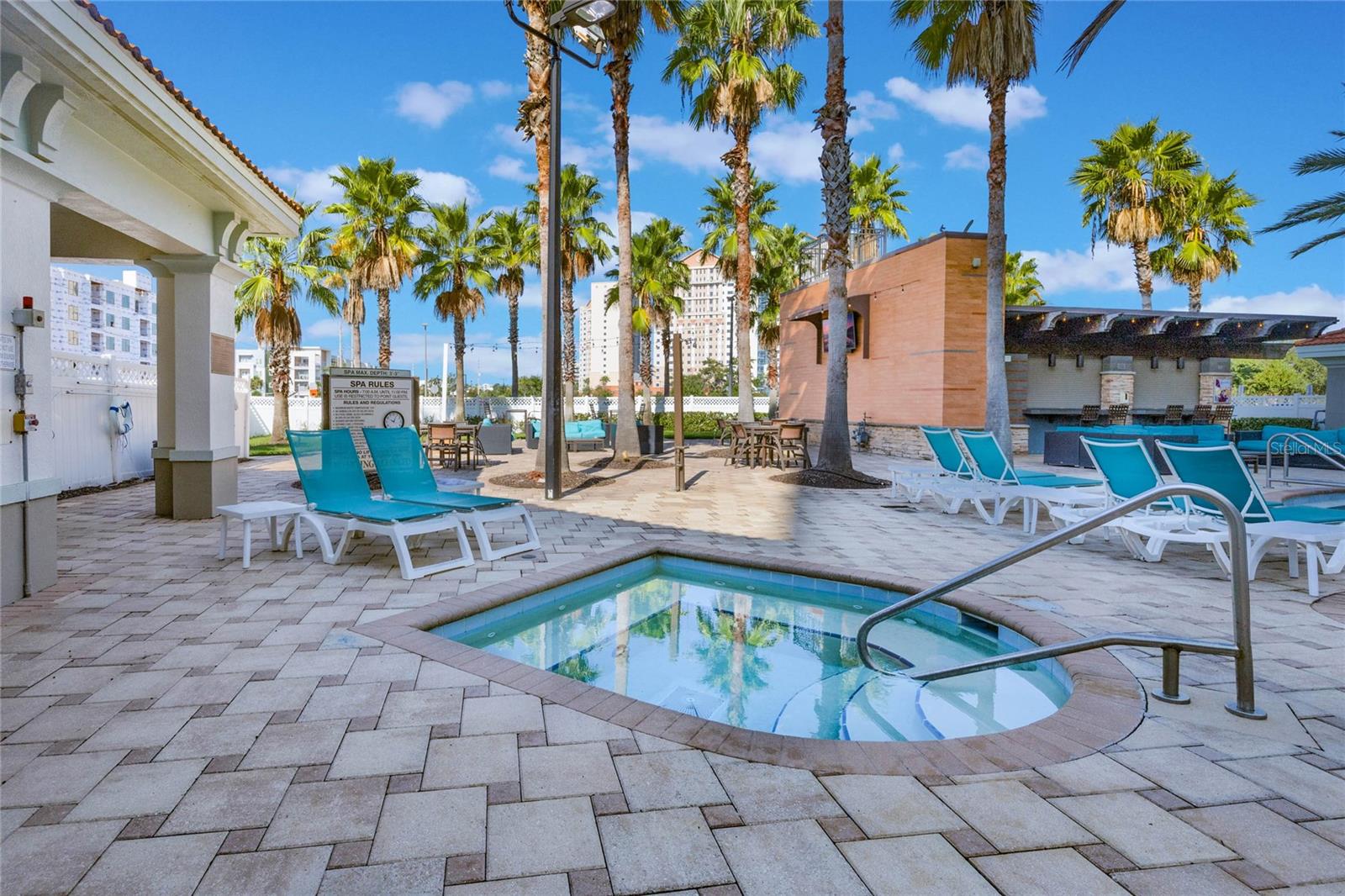 7395 Universal Boulevard, FL