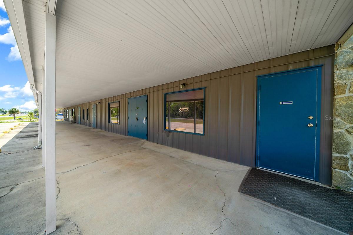 9732 Us Highway 441 Highway, FL